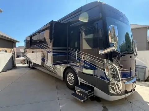 2022 Tiffin Motorhomes Zephyr Motorized Class A