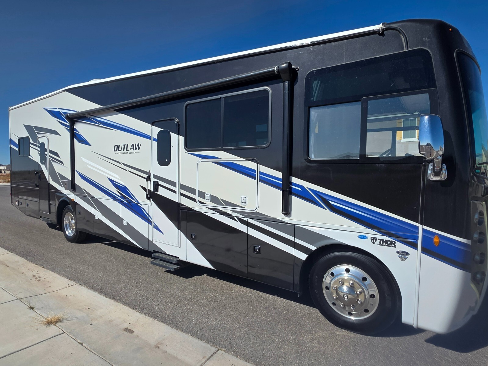 2024 Thor OUTLAW Toy Hauler