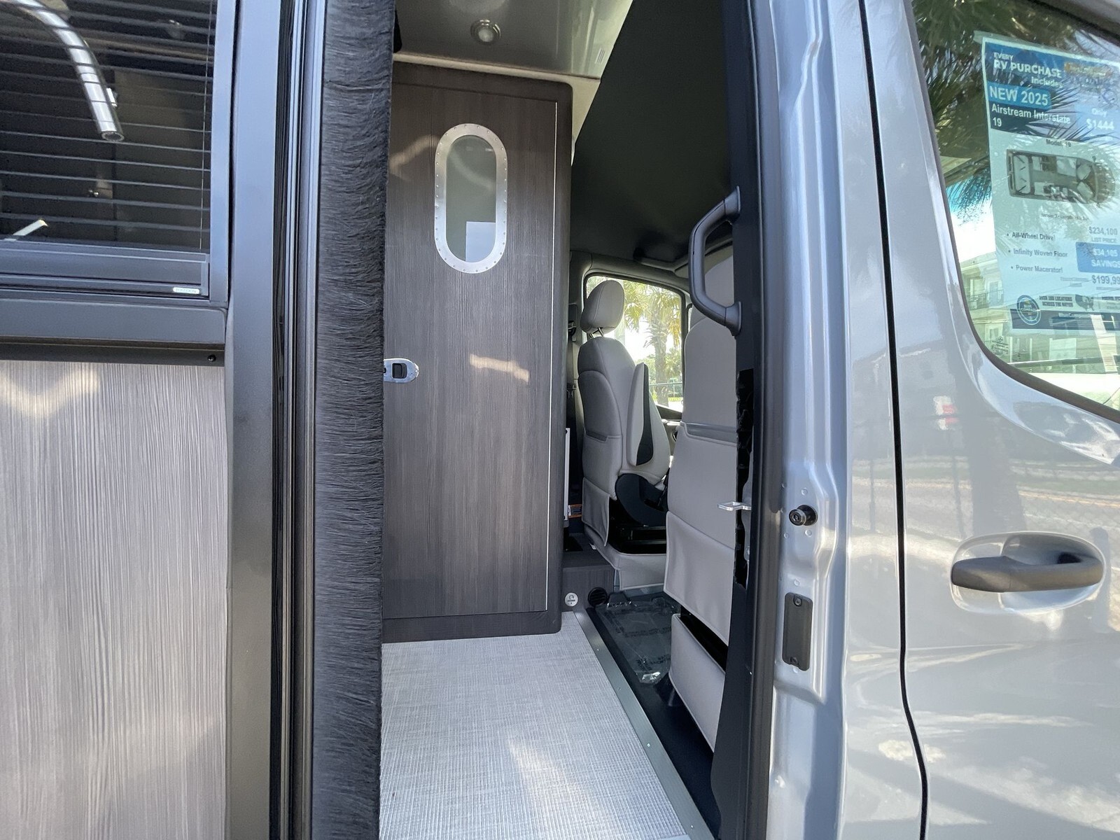 2025 Airstream Interstate