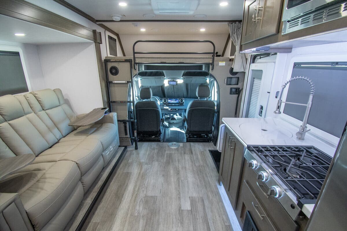 2026 Dynamax Isata 3