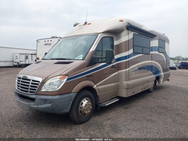 2011 Gold COACH HOUSE PLATINUM II 24 1 XL --