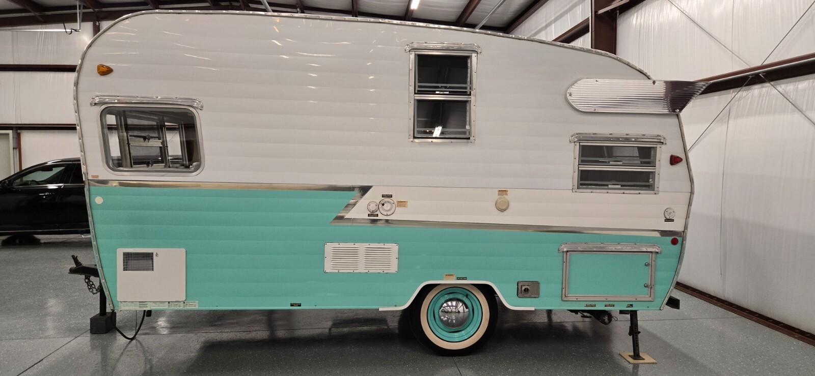 2015 Shasta Vintage Re-Issue Airflyte Travel Trailer