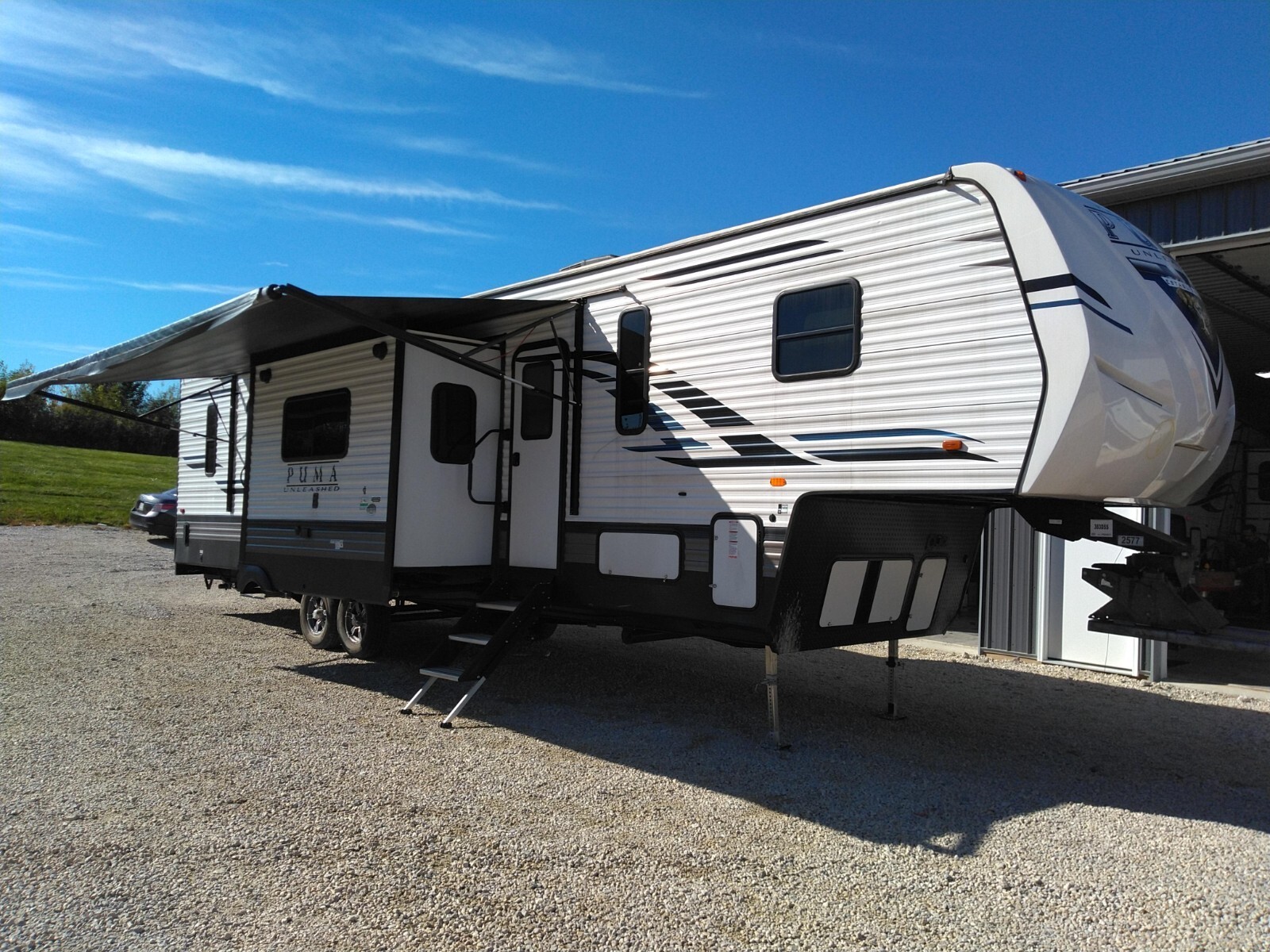 2020 White Forest River PUMA PALAMINO UNLEASHED TOY HAULER PTF 383DSS FIFTH WHEEL CAMPER