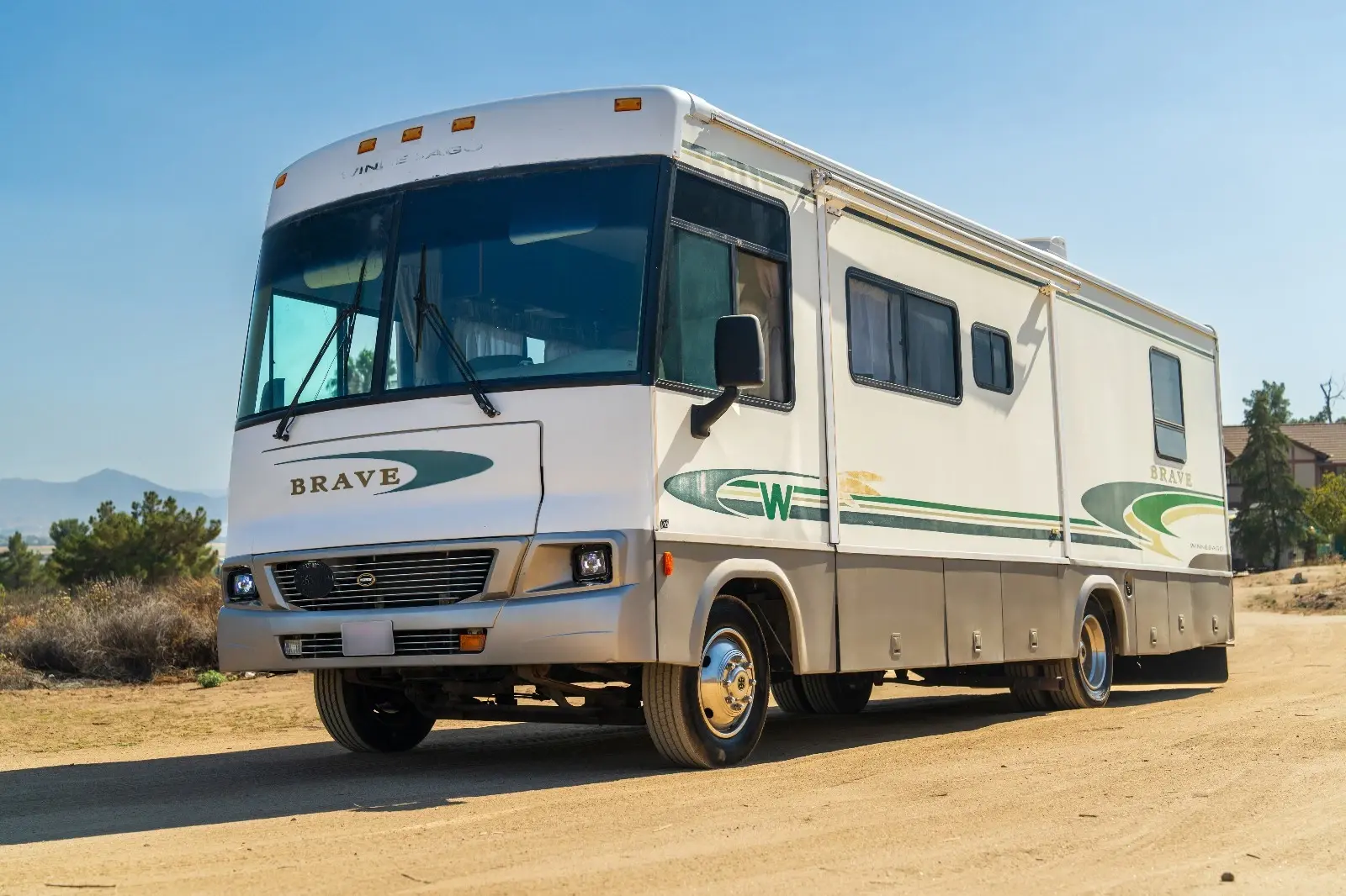 2001 Winnebago