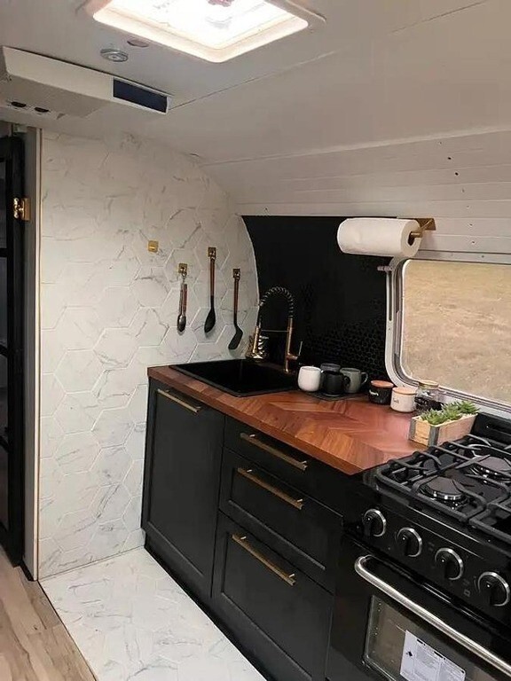 1977 Airstream Excella 500 Travel Trailer