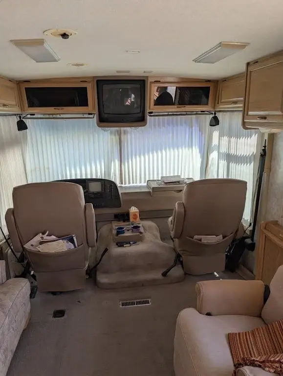 1999 Winnebago Chieftain Motorized Class A