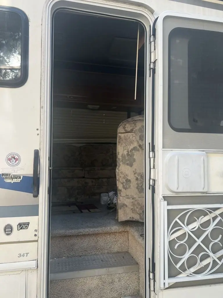 2000 Fleetwood Bounder Class A Motorhome