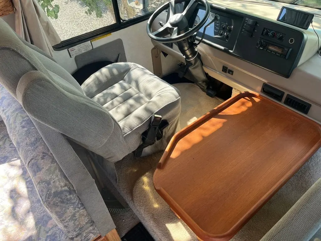 2001 Winnebago Brave Class A Motorhome