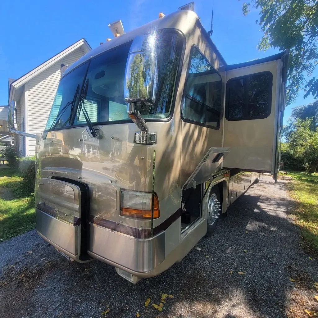 2002 Tiffin Motorhomes Zephyr Class A Motorhome