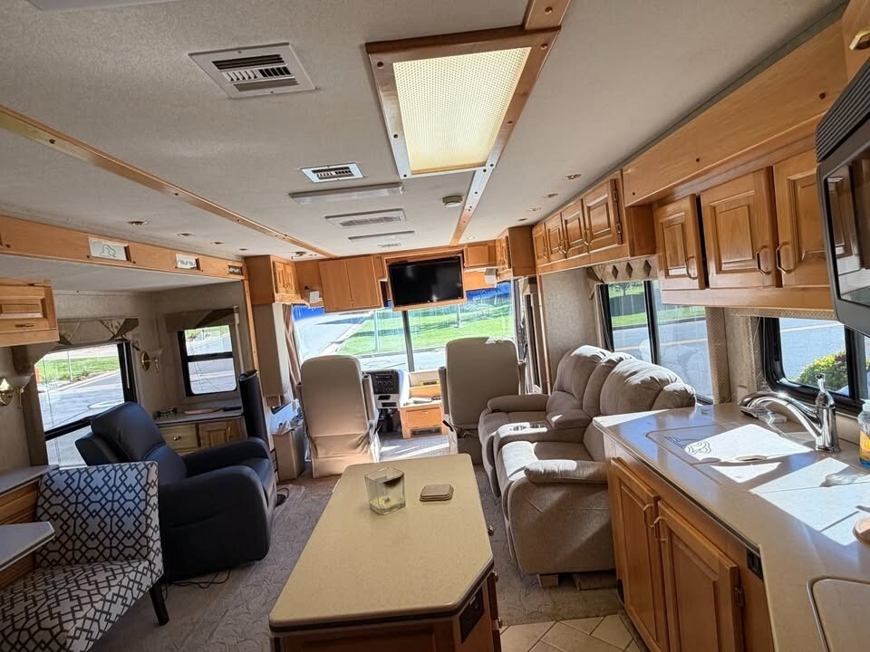 2003 Beaver Monterey Motorized Class A