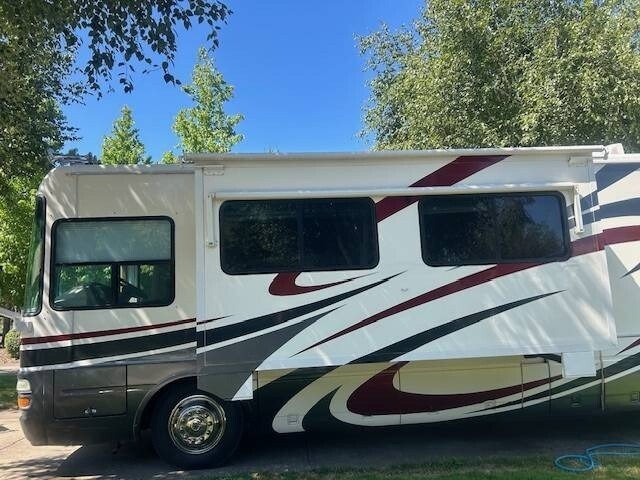 2005 National Tropical Motorized Class A