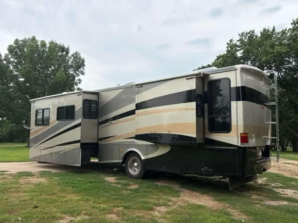 2006 Tiffin Motorhomes Allegro Bay Class A Motorhome