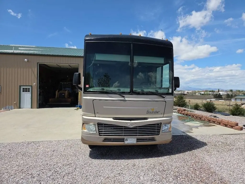 2007 Fleetwood Bounder Motorized Class A
