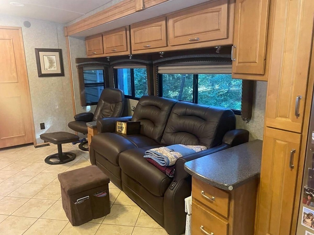 2008 Winnebago Journey Motorized Class A