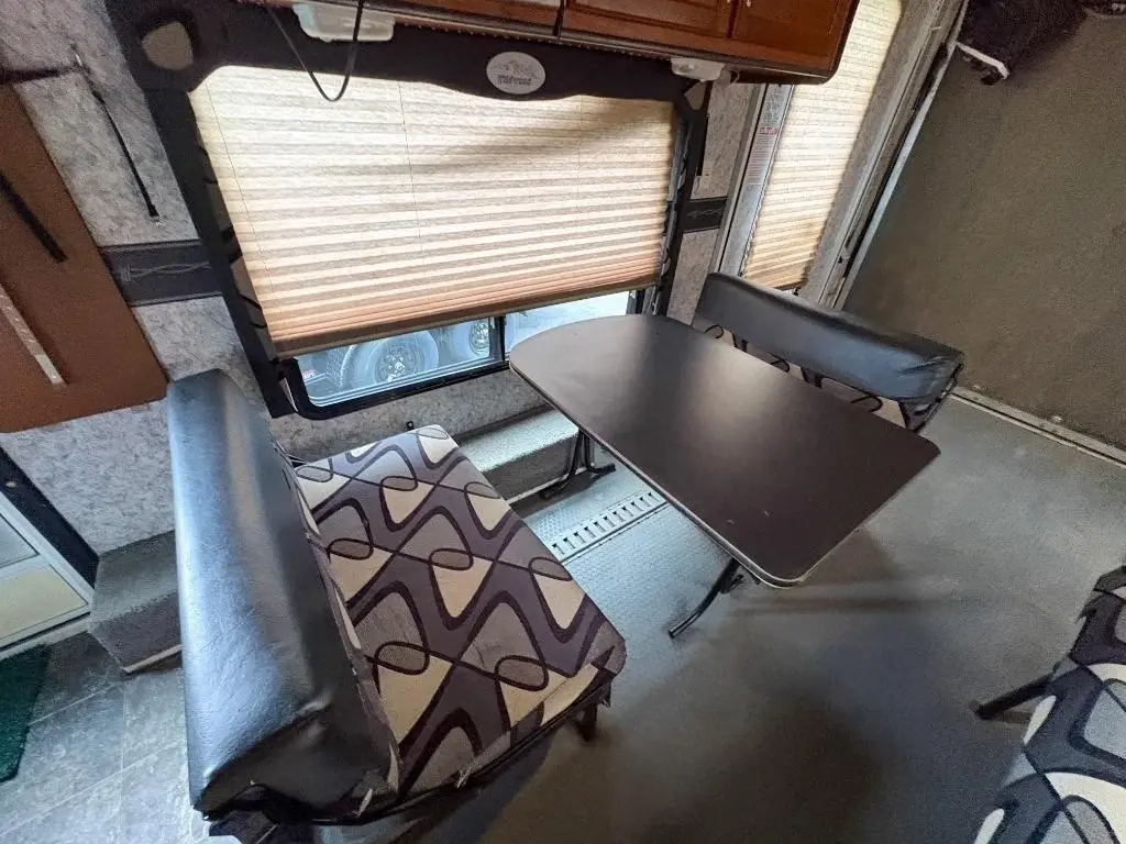 2009 WILDWOOD 27 FBSRV Toy Hauler - Travel Trailer