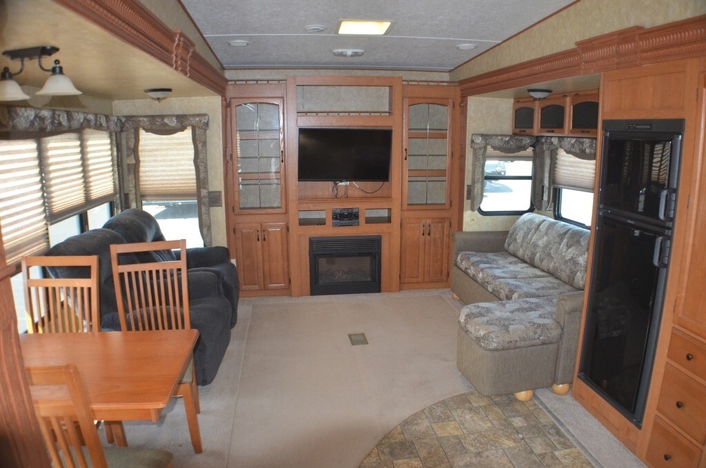 2010 Forest River Sandpiper Fifth Wheel