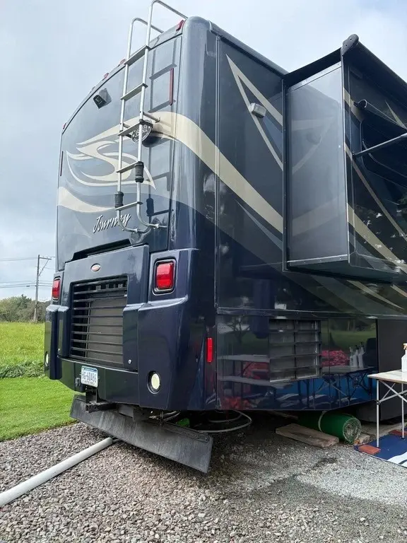 2010 Winnebago Journey Motorized Class A
