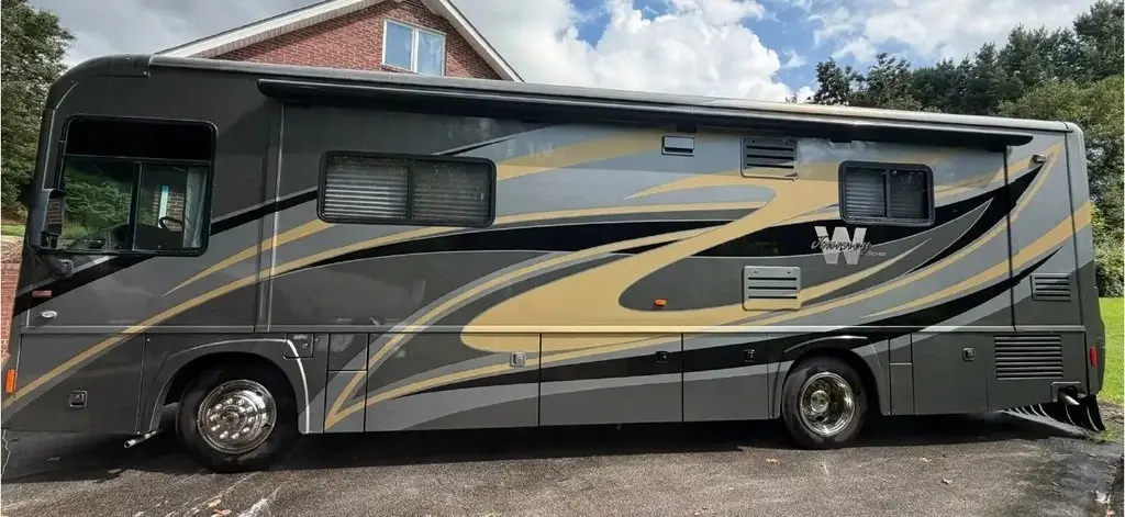 2010 Winnebago Journey Express Motorized Class A