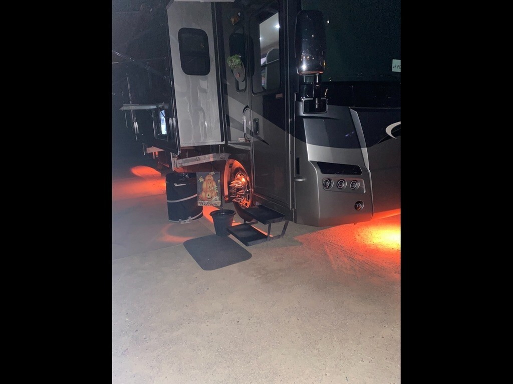 2010 Winnebago Tour Motorized Class A