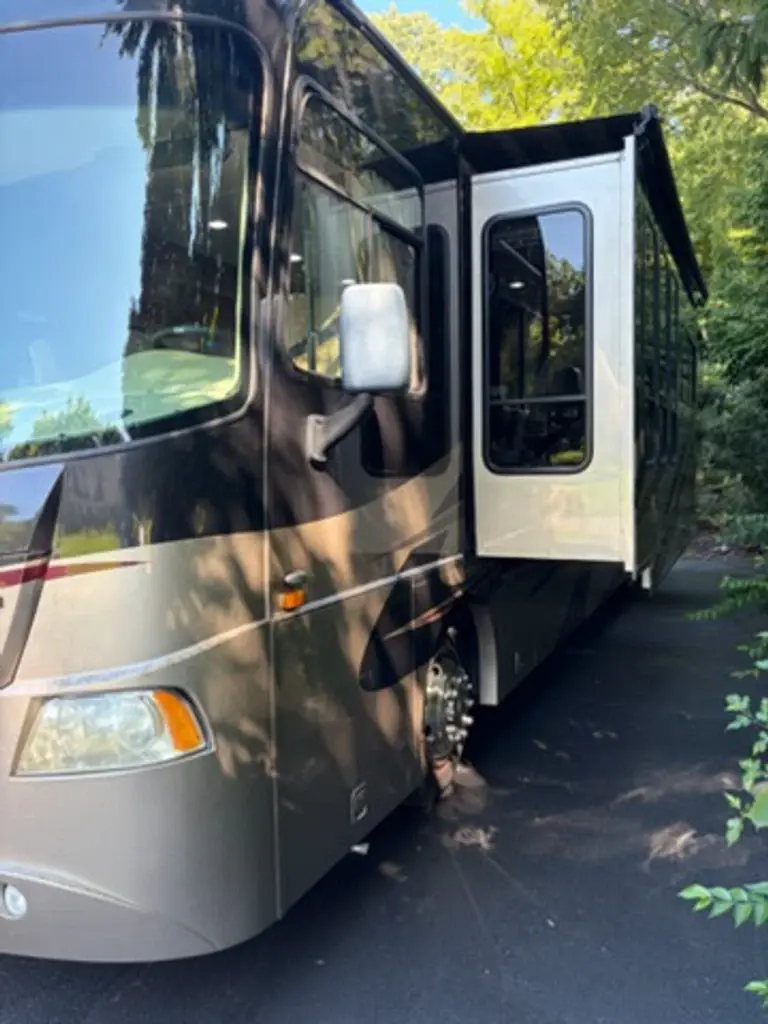 2011 Coachmen Sportscoach Class A Motorhome