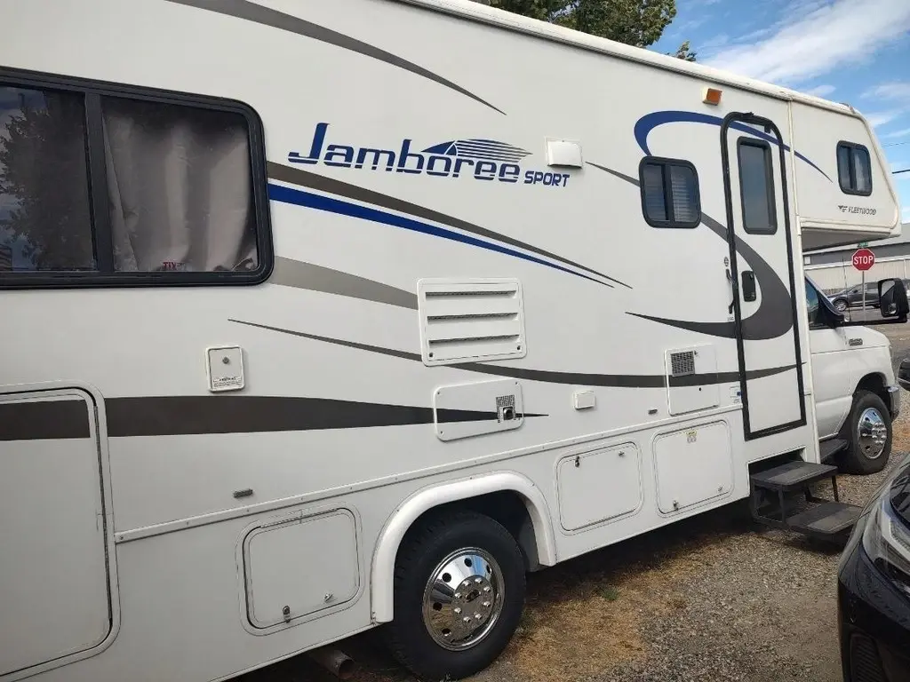 2011 Fleetwood Jamboree Sport Motorized Class C