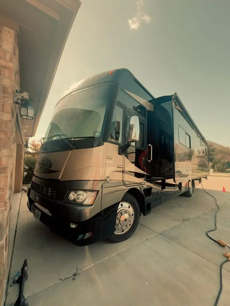 2011 Itasca Suncruiser Class A Motorhome