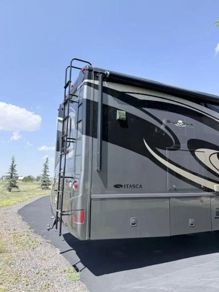 2014 Itasca Sunova Class A Motorhome