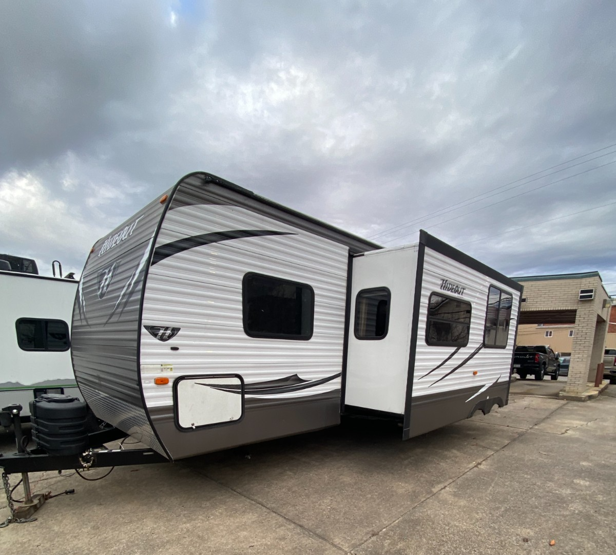 2015 Keystone Hideout 27 DBS Pull Behind