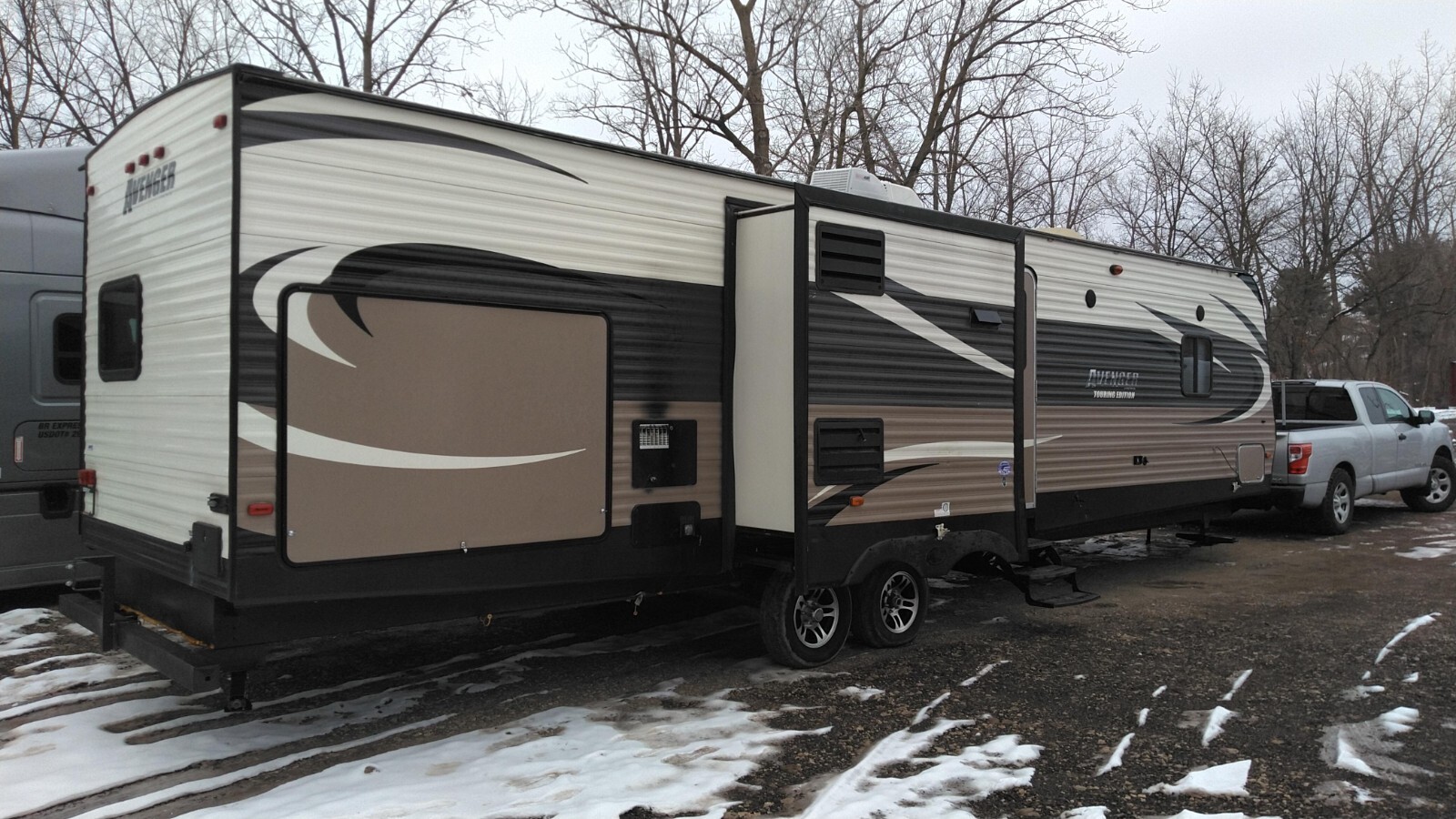 2015 PRIME TIME Freedom Express Ultra-Lite Travel Trailer