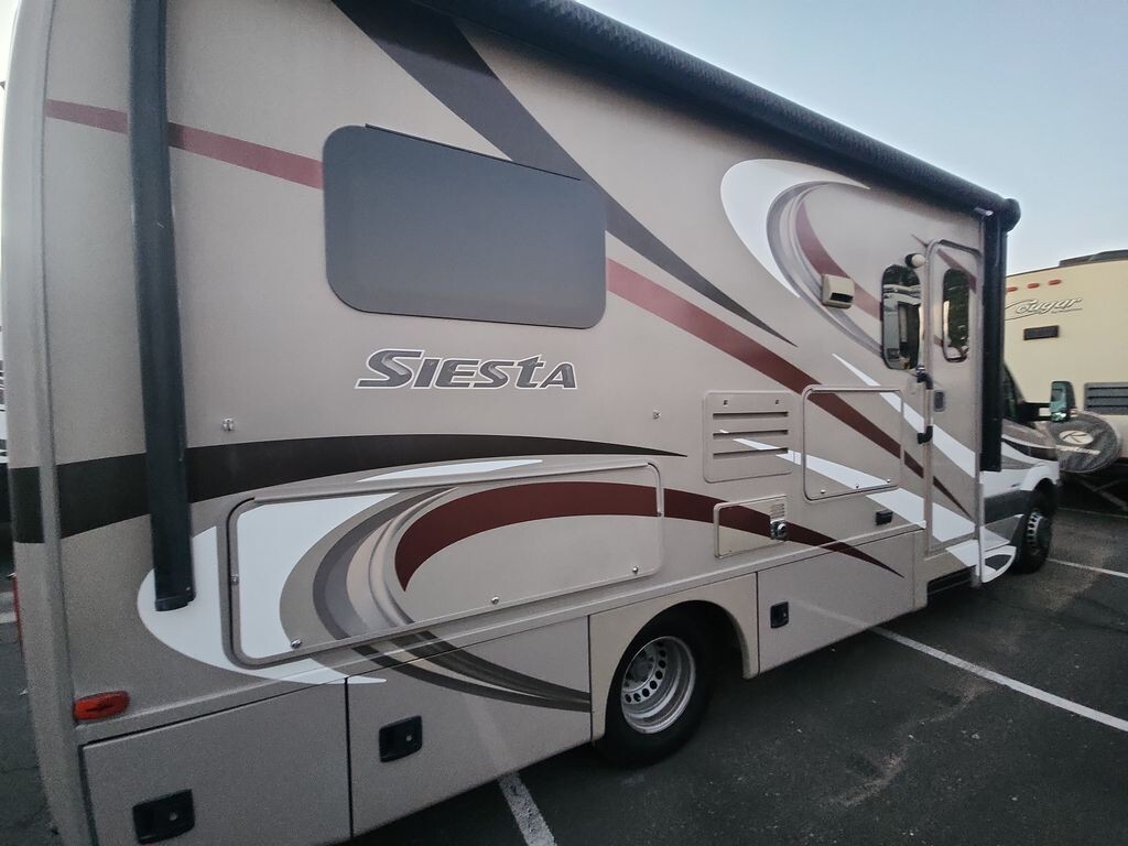 2015 Thor Motor Coach SIESTA
