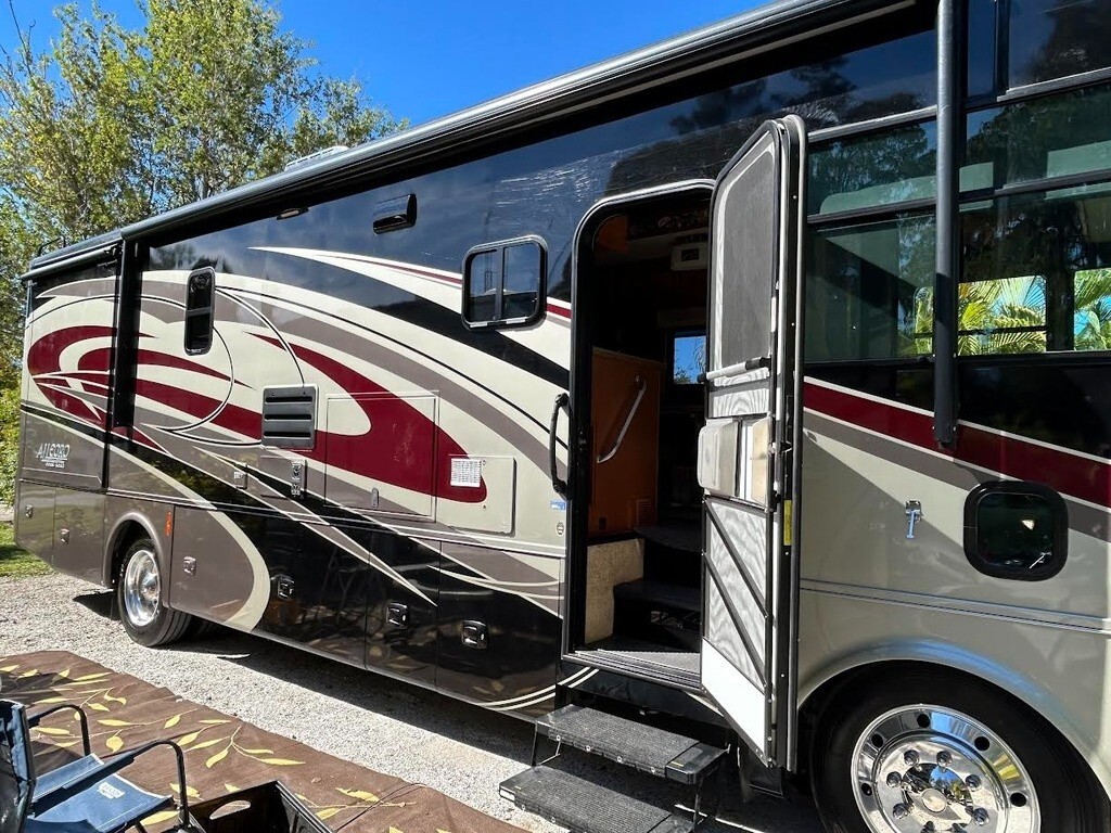 2015 Tiffin Motorhomes Allegro Motorized Class A