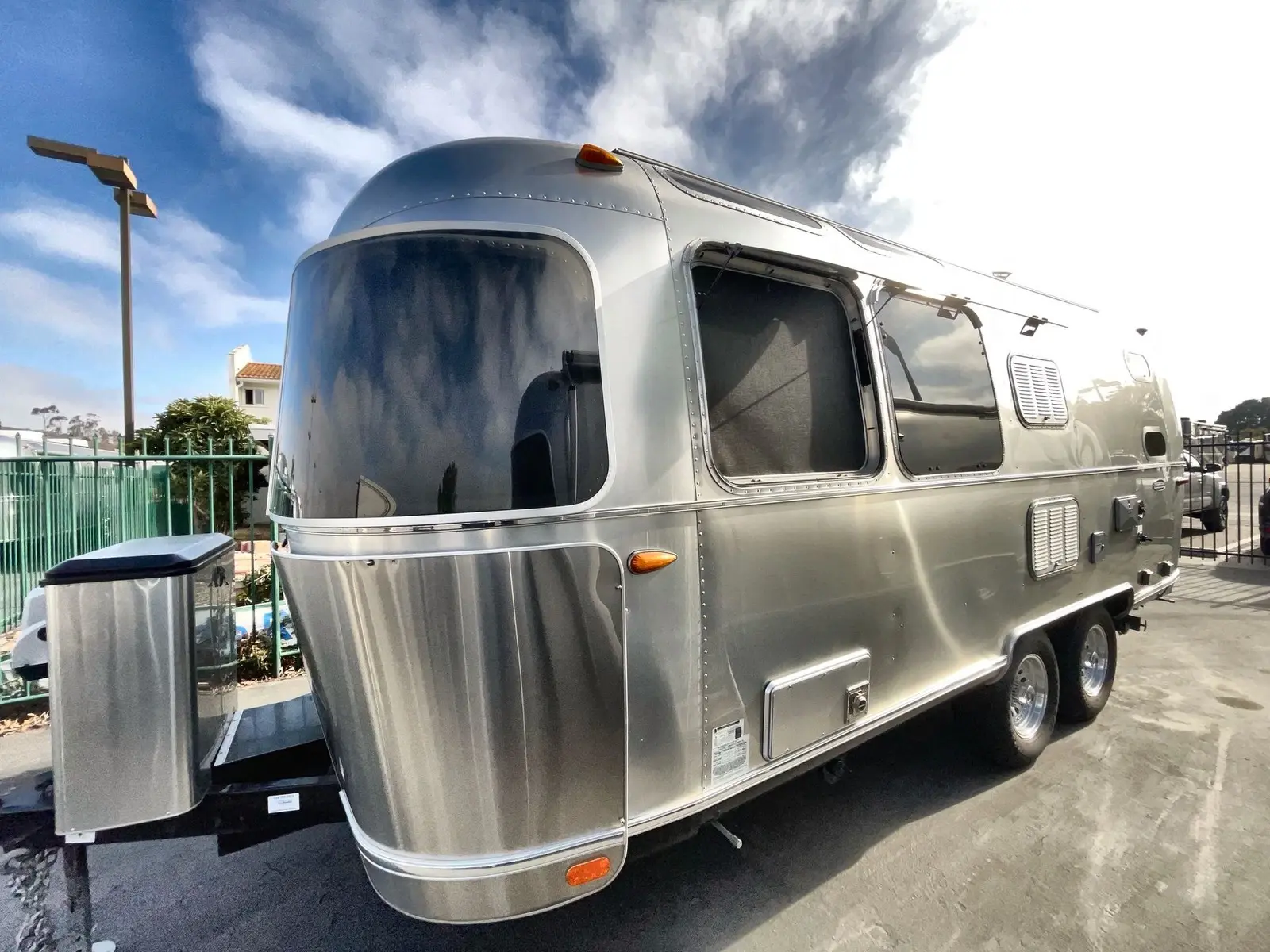 2017 Airstream International Serenity