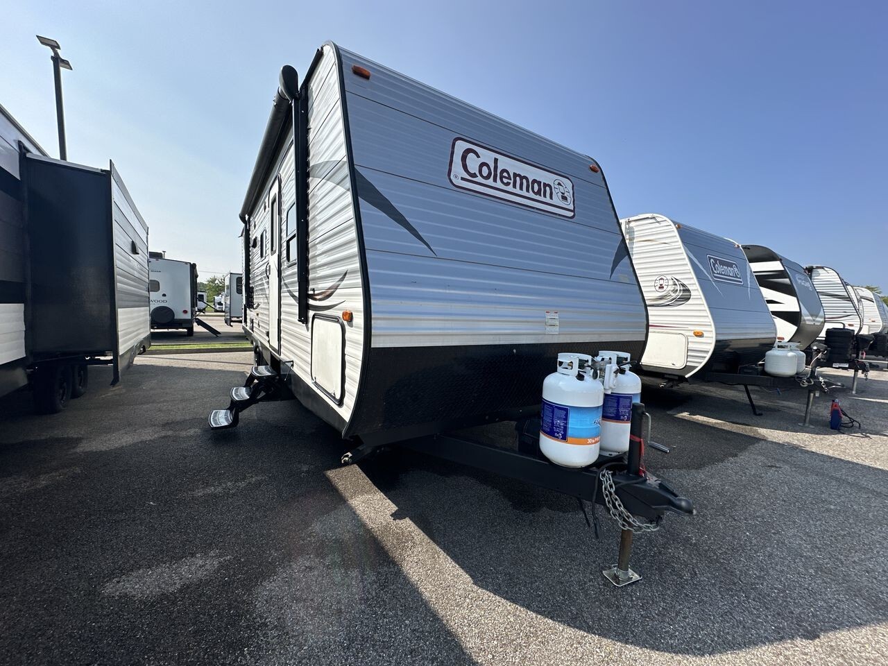 2017 Dutchmen COLEMAN LANTERN SERIES