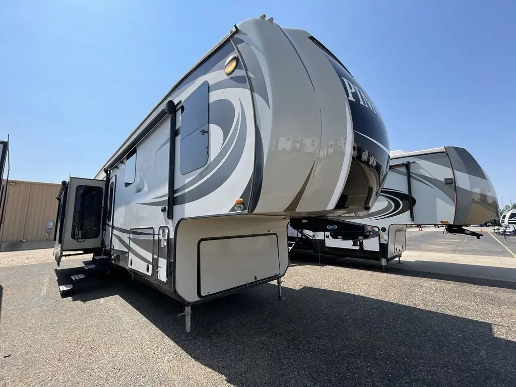 2017 Jayco Pinnacle