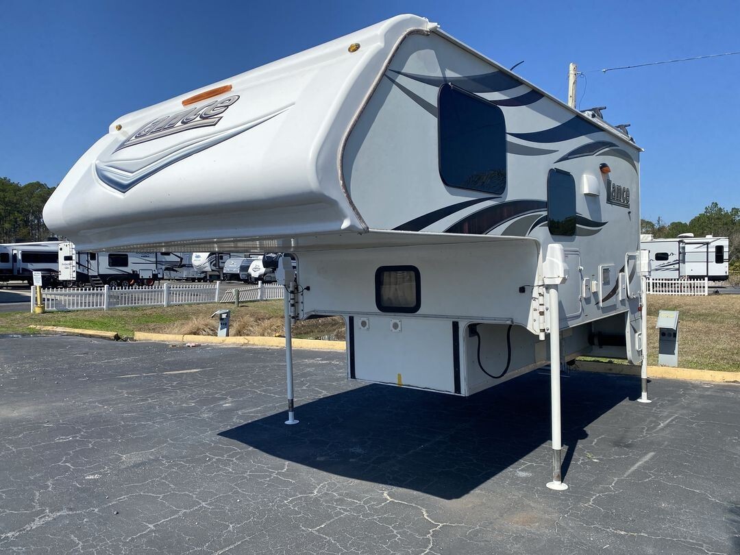 2017 Lance Lance Truck Camper