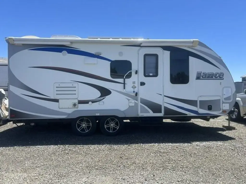 2017 Lance Travel Trailer Travel Trailer