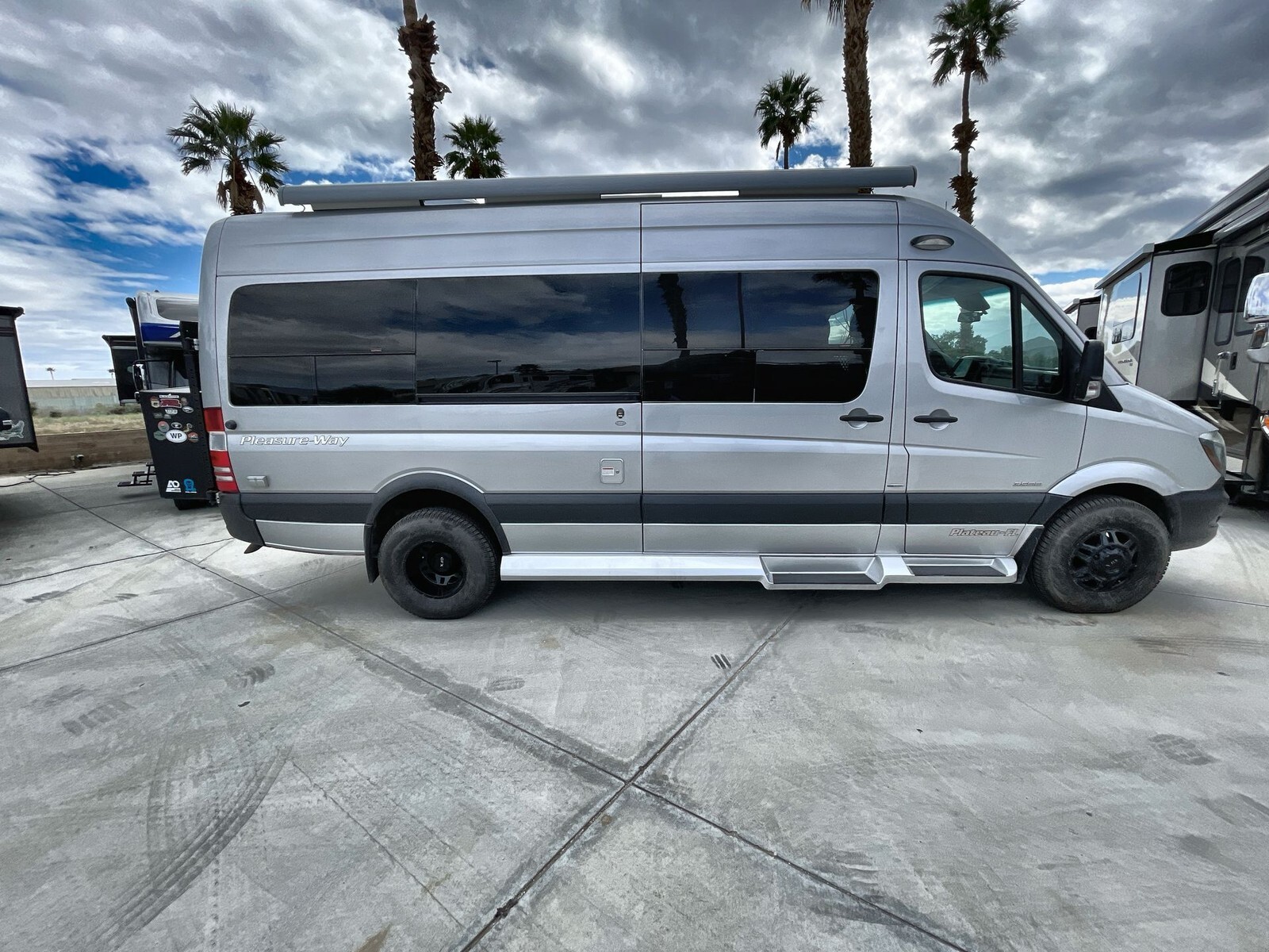 2017 Pleasure-Way Plateau