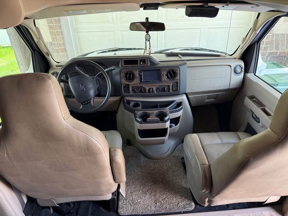 2017 Thor Motor Coach Four Winds Motorized Class C