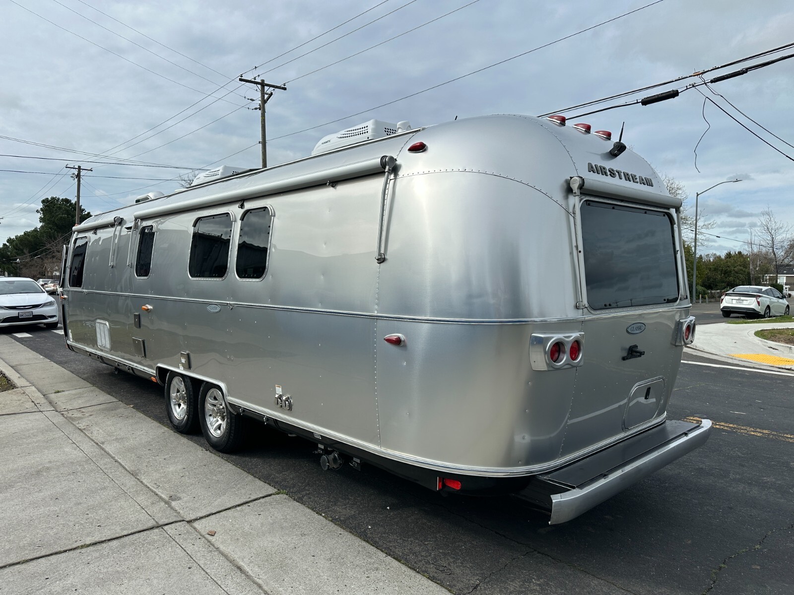 2018 Airstream Classic 33FB