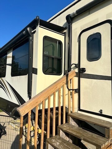 2018 Jayco North Point Fifth Wheel