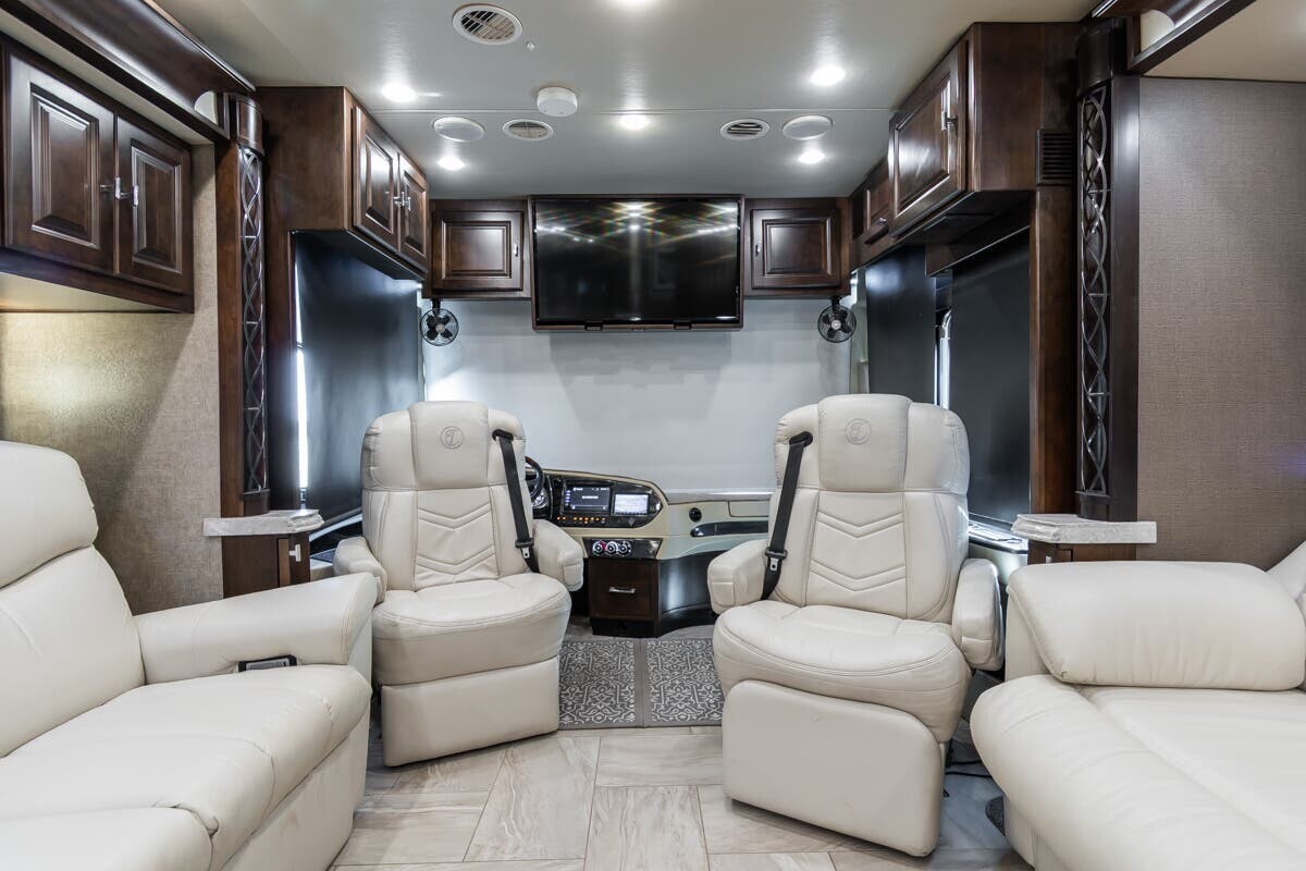 2018 Tiffin Motorhomes Allegro Bus