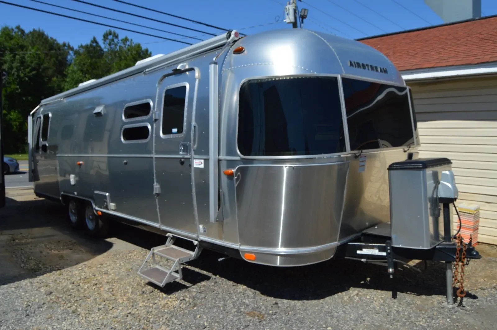2019 Airstream 30RB Queen Signature Series Toy Hauler