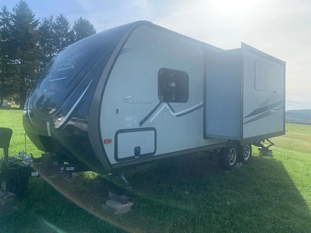 2019 Coachmen Apex Ultra-Lite Travel Trailer
