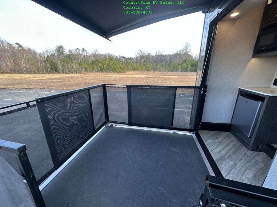 2019 Fleetwood Bounder Extended Living 36FP Toy Hauler