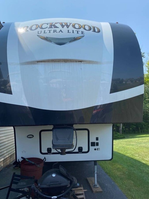 2019 Forest River Rockwood Ultra Lite FW Fifth Wheel