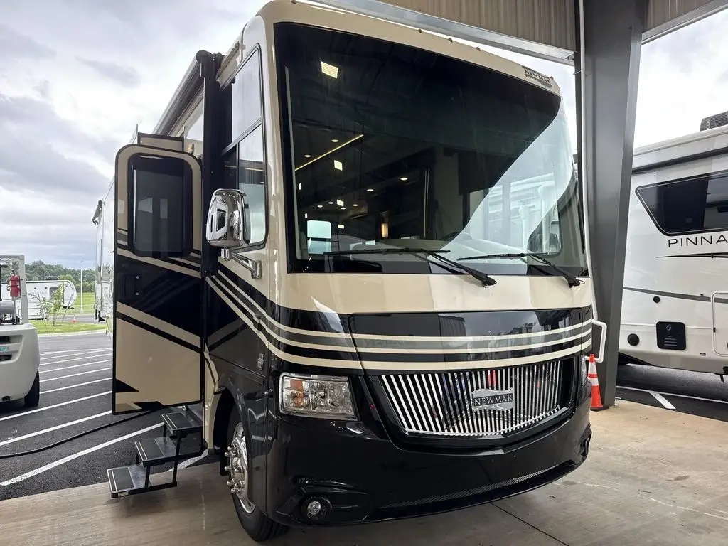2019 Newmar Canyon Star
