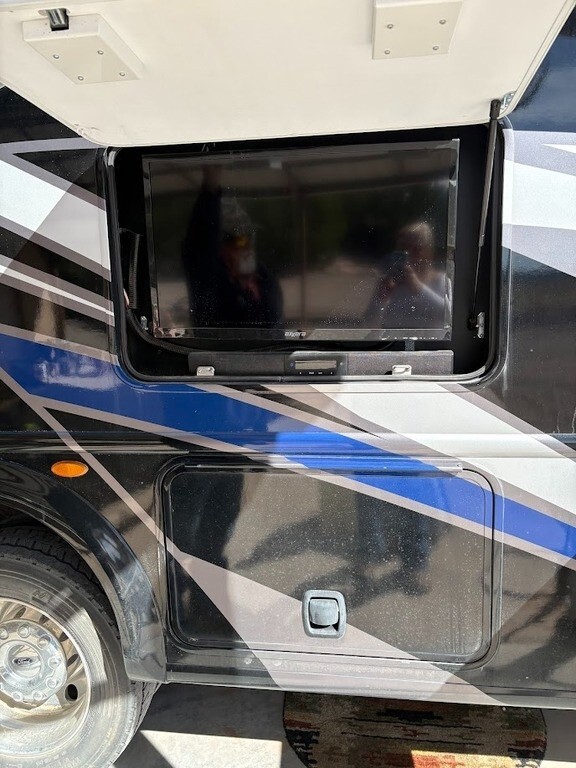 2019 Thor Motor Coach Omni Motorized Class C