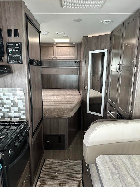 2019 Winnebago Minnie Winnie Motorized Class C
