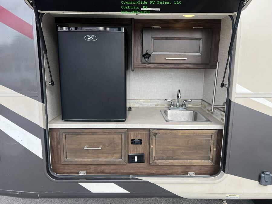 2020 Coachmen Mirada 32SS Motor Home