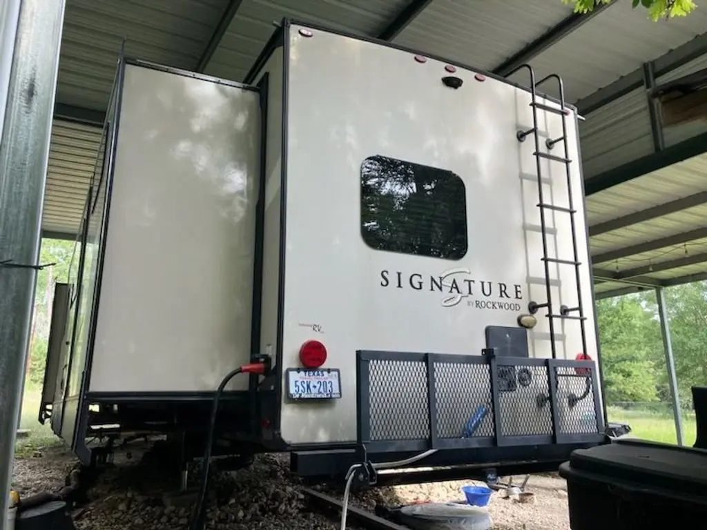 2020 Forest River Rockwood Signature Travel Trailer